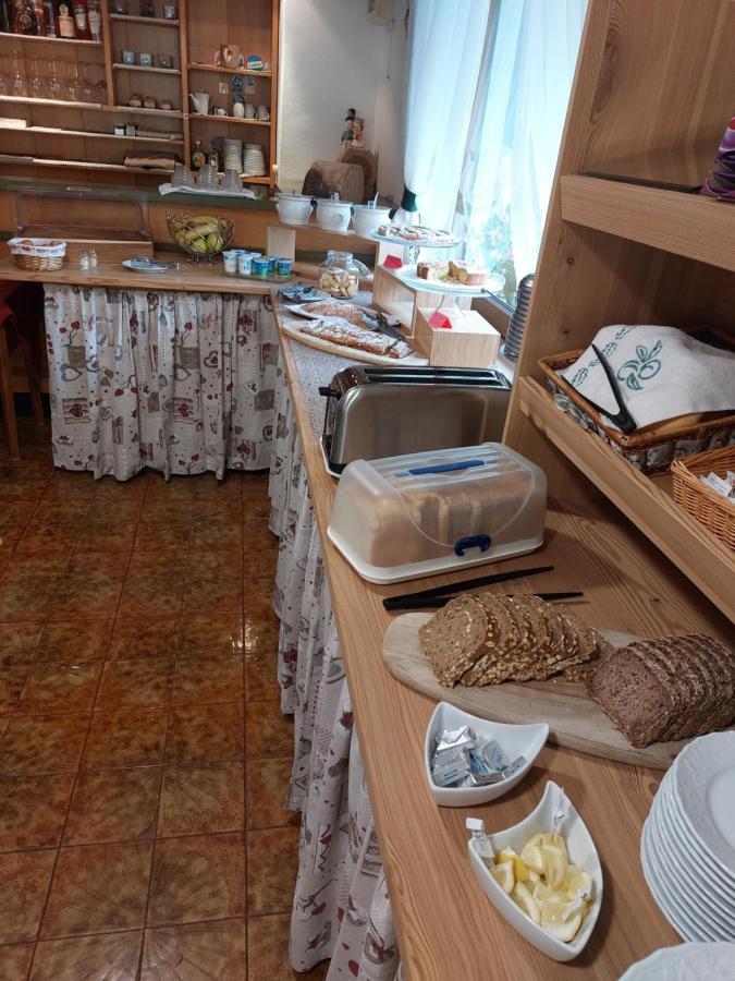 Bed and Breakfast Garni Monika Канацеї Екстер'єр фото